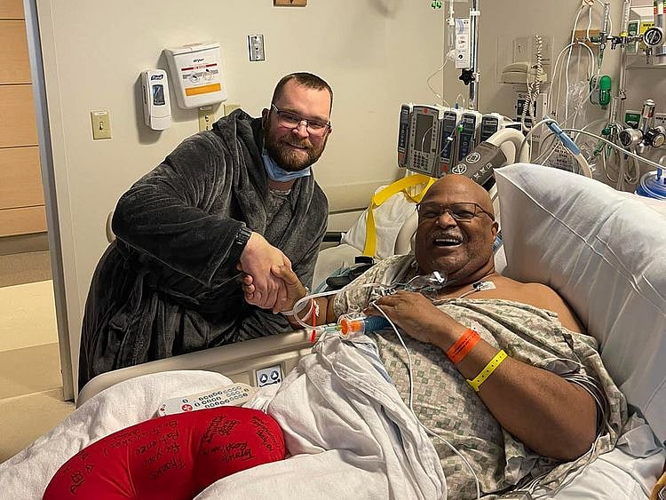 Uber driver donates kidney to a passenger, goes viral