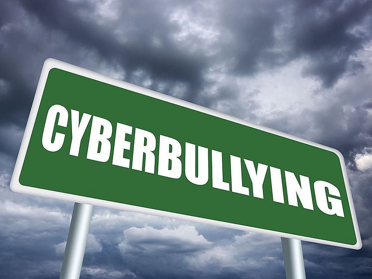 Stock-Cyberbullying