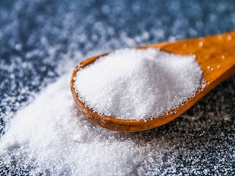 7 myths about cooking with salt