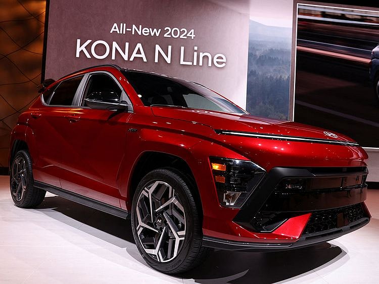 2023-04-05T150908Z_1385578809_RC2F80A69FQD_RTRMADP_3_AUTOSHOW-NEW-YORK-(Read-Only)