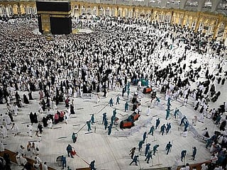 Photos: Last 10 days of Ramadan in the Grand Mosque in Mecca and Prophet's Mosque in Medina