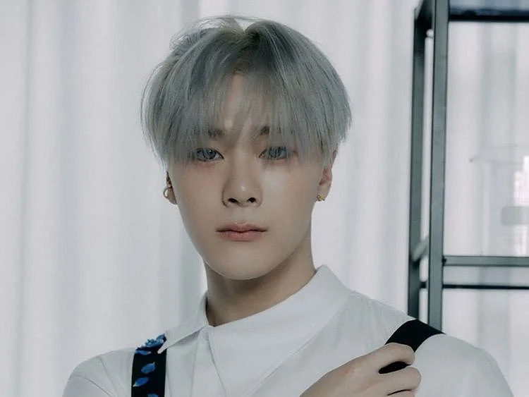 Moonbin from Astro band
