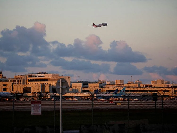 Copy of 2023-04-21T213107Z_652933132_RC2HIY9SE0UD_RTRMADP_3_USA-AVIATION-FAA-1682149458884