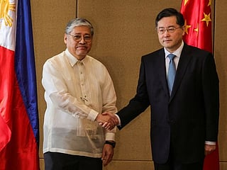 Philippines, China to set up more lines of communication to resolve maritime issues
