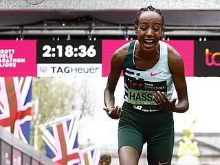 Sifan Hassan and Kelvin Kiptum triumph in astounding London Marathon