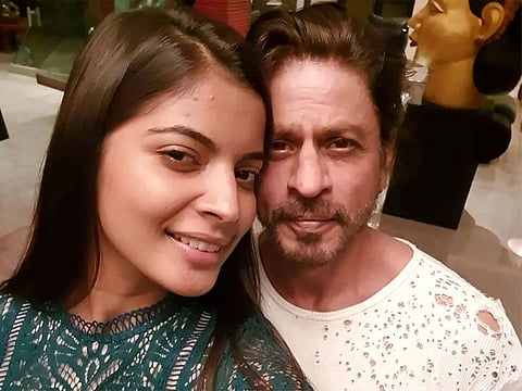 Shah Rukh Khan bakes pizza for model Navpreet Kaur