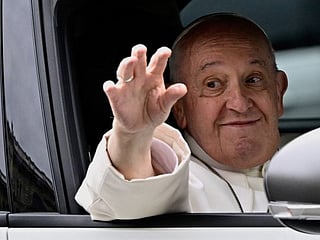 Pope, in Hungary, warns of rising nationalism in Europe, appeals for migrants