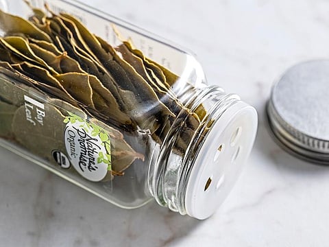 Food packaging material should be kept to a minimum. 