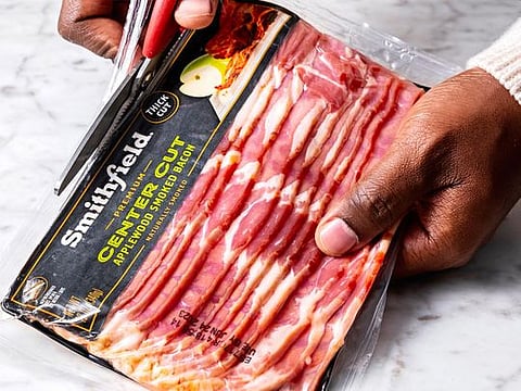 Food packaging material should be kept to a minimum. 