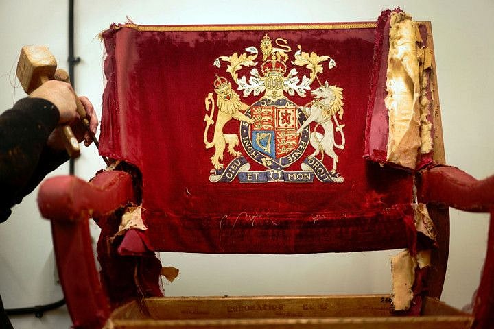 chair-1682935022631
