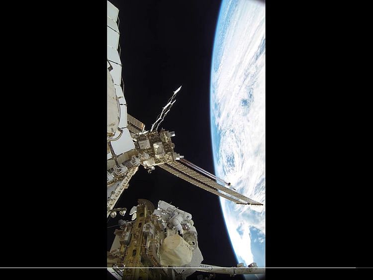 neyadi-spacewalk-timelapse 1-1683032049371