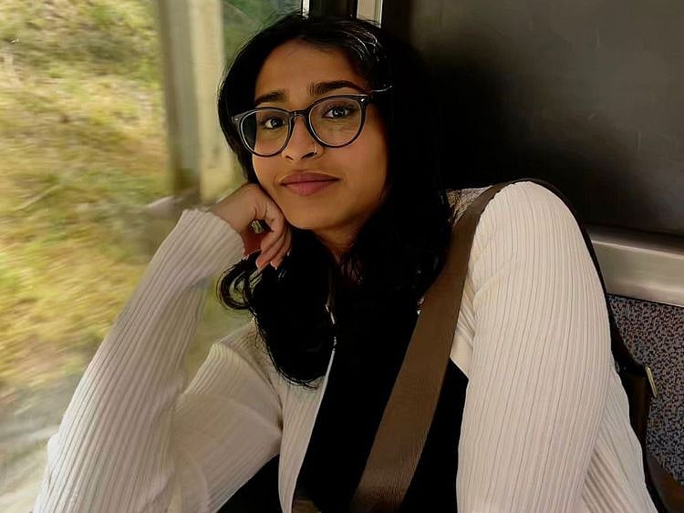 Sarah-Manoj-1684772035597