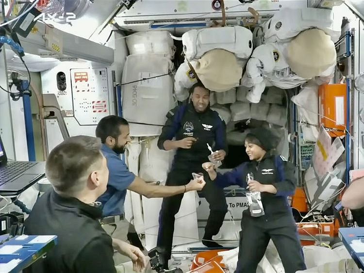 neyadi-with-saudi-on-iss-screenshot-1684773966638
