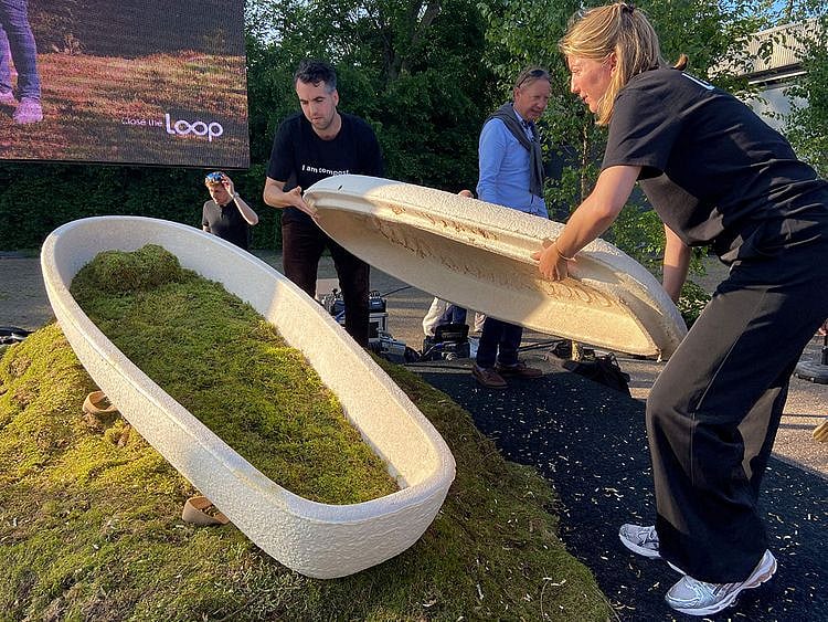 Netherlands_Natural_Burial_88048--befe4-(Read-Only)