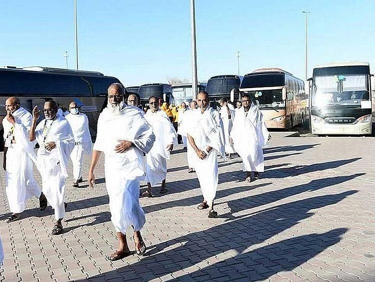  Mazen bin Mahmoud Tharwat, director of the syndicate’s branch in Medina, said that the operational plan focuses on the smooth and precise transportation of pilgrims from air and land ports. 