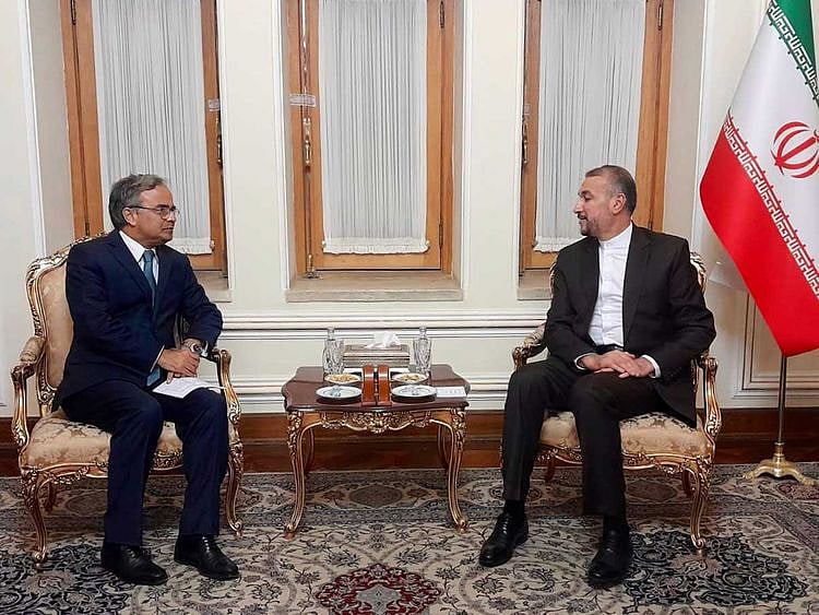 Pakistani Foreign Secretary Asad Majeed Khan and Iranian Foreign Minister Hossein Amir-Abdollahian 