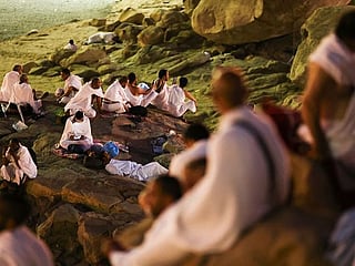 Photos: Hajj pilgrims flock to Mount Arafat