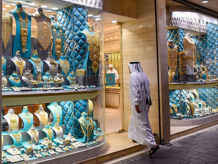 STOCK Gold souq Dubai / gold / sales