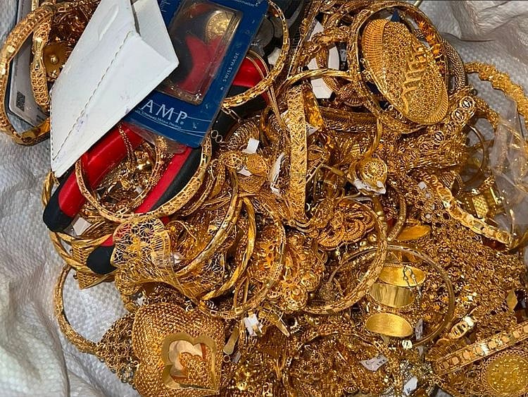 theft of gold jewellery
