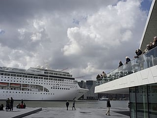 Amsterdam to ban cruise ships to control tourism, pollution