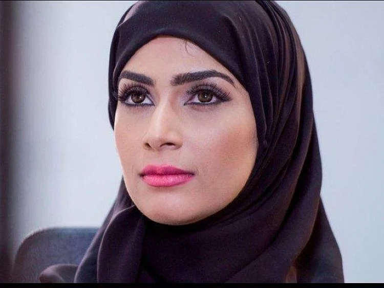 Hilala Al Hamdanii’s poetic journey was heavily influenced by her father, who excelled in both eloquent and Nabati poetry.
