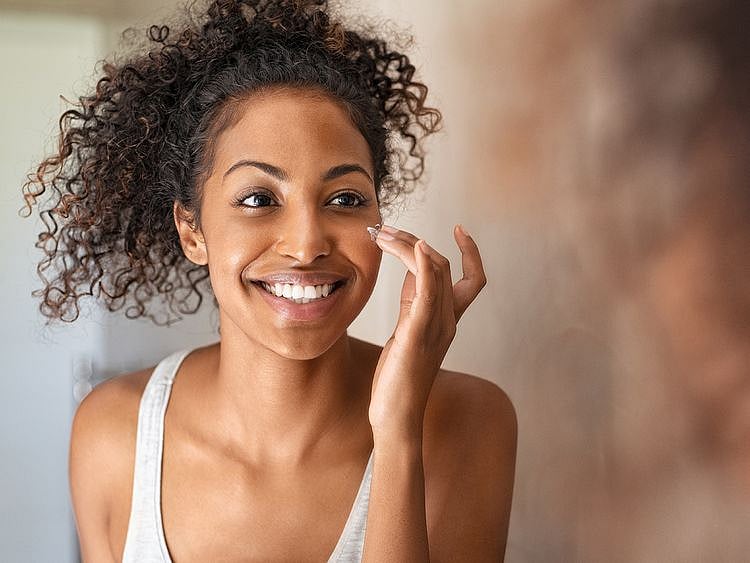 Person doing skincare