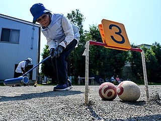 Photos: Japan's elderly 'gateball' players unbeaten by the heat