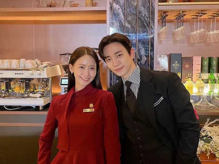 Lee Jun-ho and Yoona, King The Land