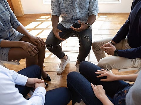 Shaking your legs when sitting has many connotations, from sheer etiquette to deeper psychological and physiological signs.