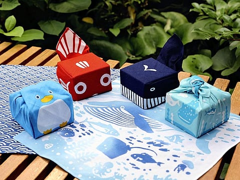The small tenugui fold up into fun shapes to wrap tiny gifts such as sweets. 