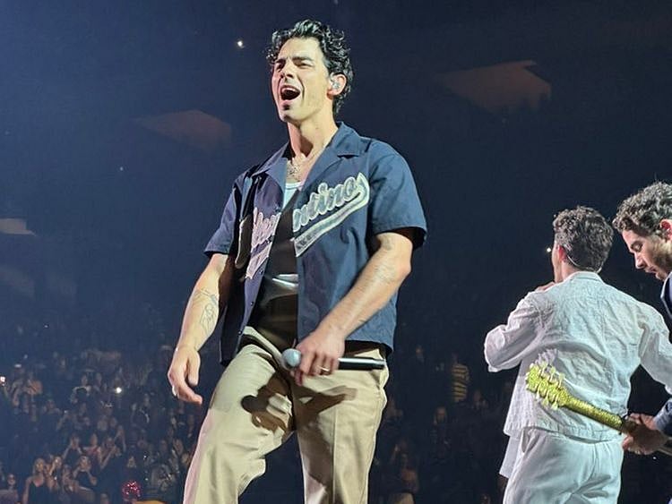 Joe Jonas sporting his wedding band.
