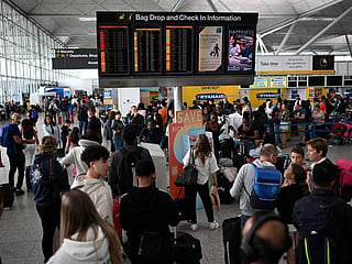 Flights to and from the UK were experiencing disruptions after Britain's air traffic control systems were temporarily hit by a technical fault.