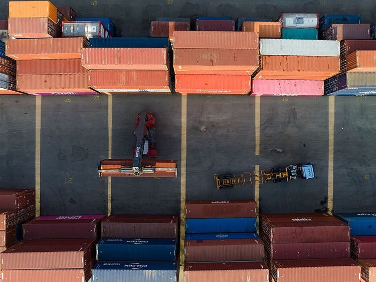 STOCK TRADE / CONTAINERS / PORT 