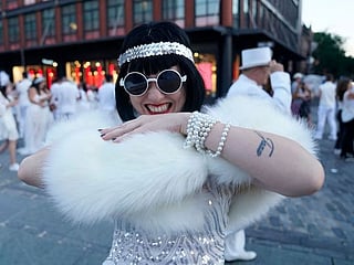 Photos: All-white secret pop-up 'Diner en Blanc'