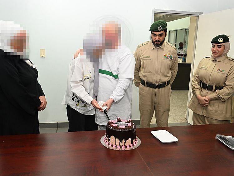 daughter-meets-dad-in-dubai-jail-1694942274086