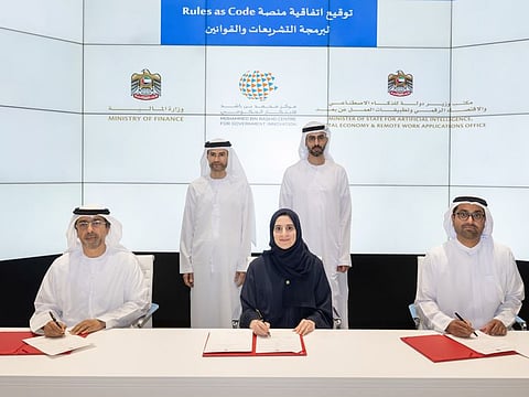 The agreement was signed by Huda Al Hashimi, Deputy Minister of Cabinet Affairs for Strategic Affairs; Younis Haji Al Khoori, Undersecretary of the Ministry of Finance; and Saqr Bin Ghalib, Executive Director at the Artificial Intelligence, Digital Economy, and Remote Work Applications Office.