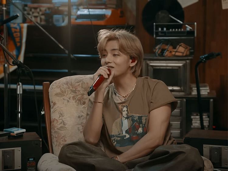 V of BTS surprises fans with live band session.