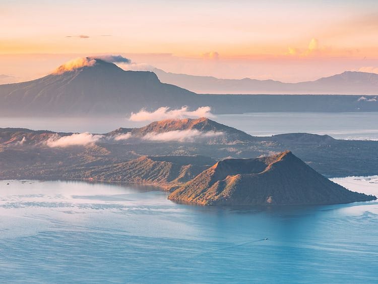 shutterstock_Taal volcano -philippines-1695379221360
