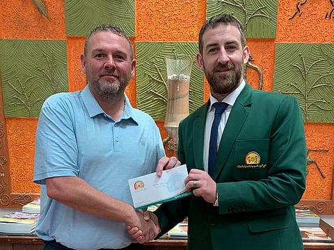 Darren Shallicker (left) with Men's Captain Wayne O'Mahony