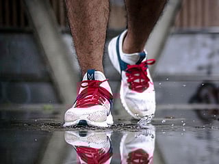 5 best walking shoes for men in UAE, for 2024