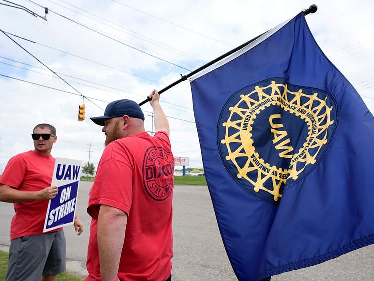 Copy of Auto_Workers_Strike_13828--d00af-1696066564092