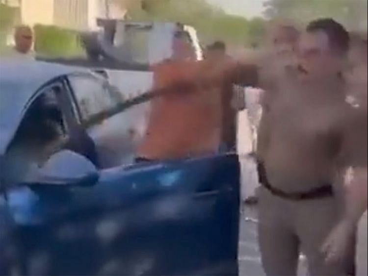 Watch: Iraqi woman officer assaulting police following car crash in Baghdad