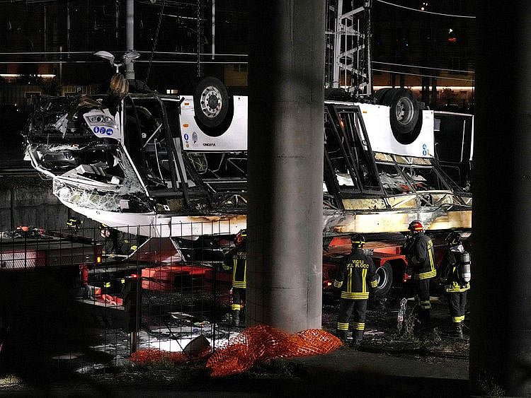 APTOPIX_Italy_Bus_Crash_57343--e79e8~1-(Read-Only)