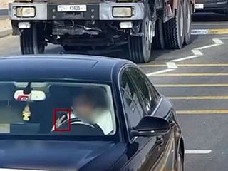 Six deaths and 58 injuries in Dubai due to mobile phone use while driving