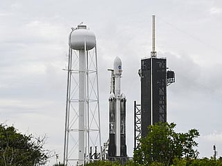 Amazon to hire rival SpaceX to launch internet satellites