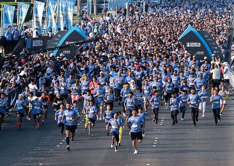The 42.195-km race will start on Corniche Road and take participants on a scenic journey past several of the capital’s most stunning sites, including Al Bateen Palace, Qasr Al Hosn, and the World Trade Centre.