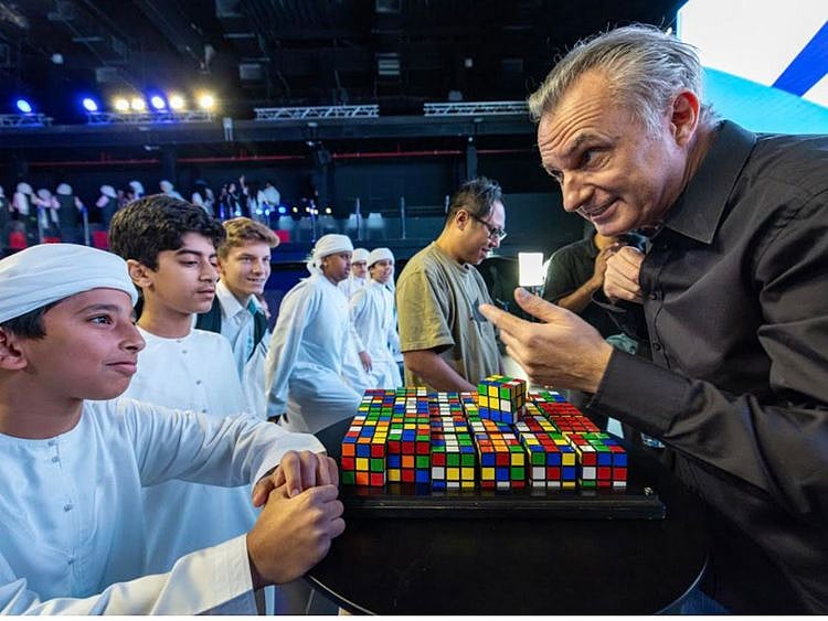 AI-ARMCHAIR-1697272245763