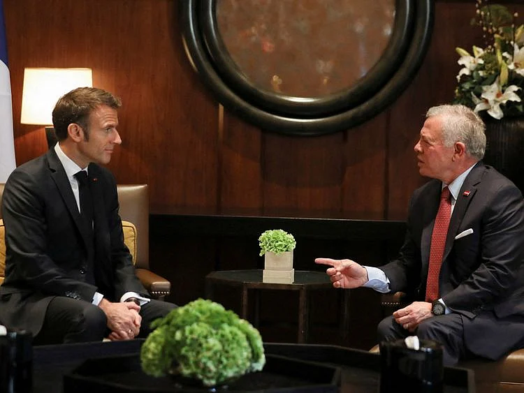 macron12-1698237054999