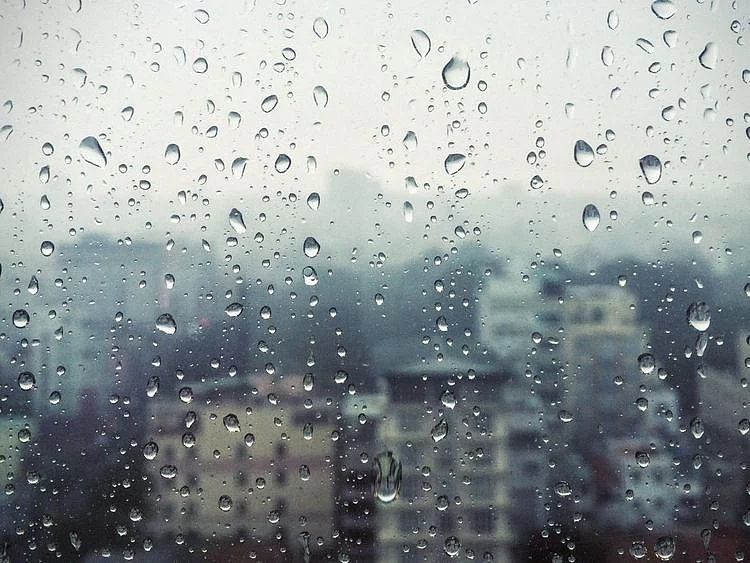 Clouds, scattered rainfall expected in UAE