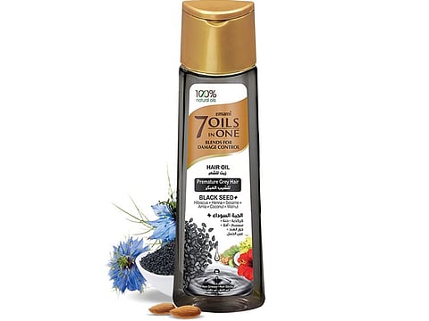 Naturally formulated with the fusion 7 100% natural oil, 7 Oils in One Blackseed Hair Oil promotes lustrous, shiny and naturally black hair while also helping to prevent premature greying